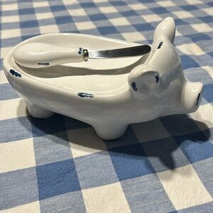 Pig butter dish and butter knife